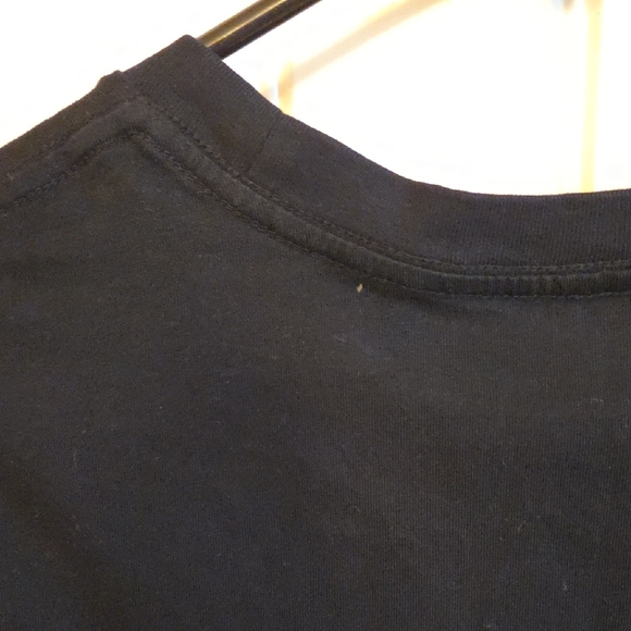 Black Heart Graphic Women's T-Shirt - Picture 7 of 7